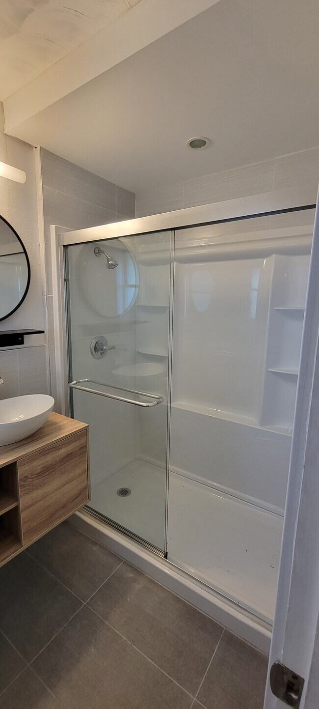 Building Photo - 7333 Wake Forrest Dr