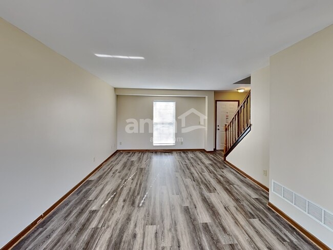 Building Photo - 650 Boulder Dr