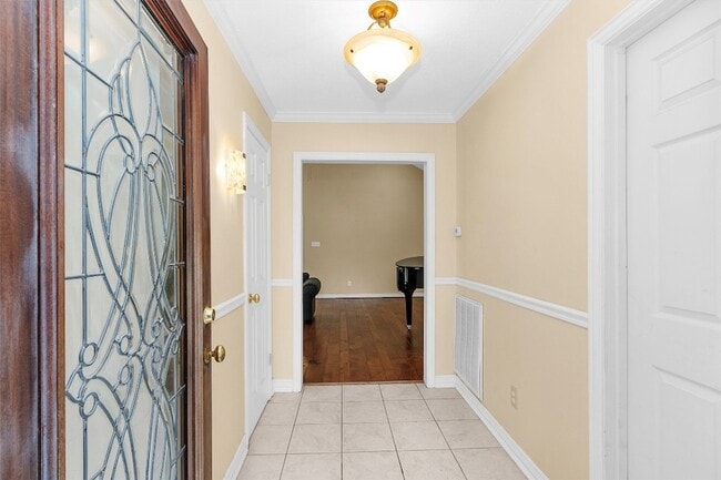 Building Photo - 11634 Southlake Dr