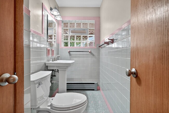 Building Photo - 6408 W Raven St