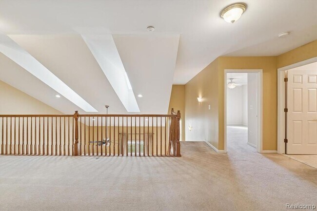 Building Photo - 48551 Oak Bridge Dr