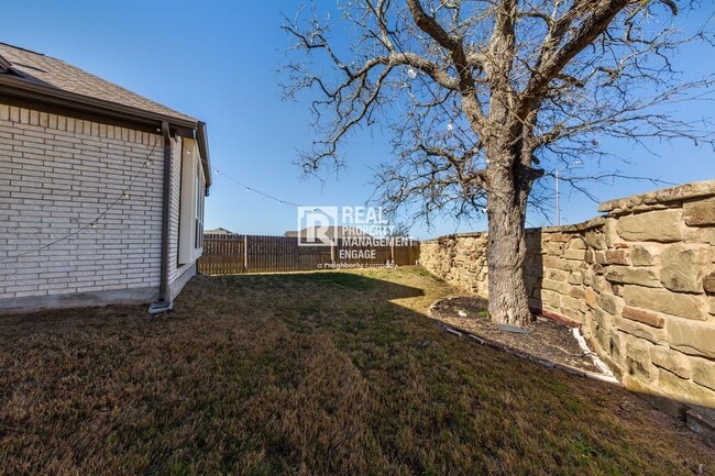 Building Photo - 2105 Bonavista Wy