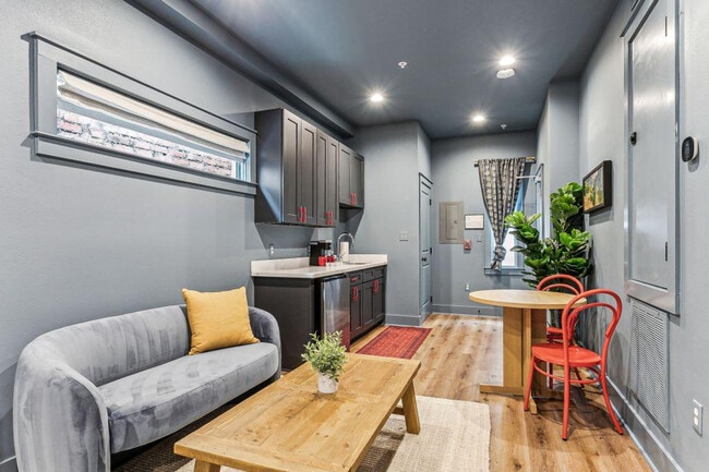 Building Photo - 1738 N Rampart St