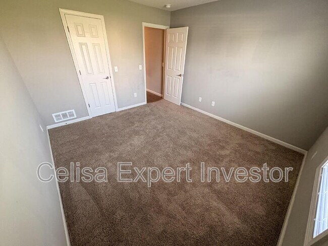 Building Photo - 4914 Stone Canyon Passage
