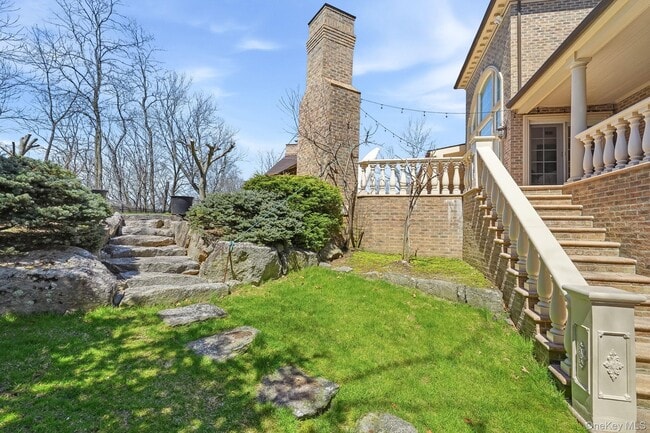 Building Photo - 590 West St