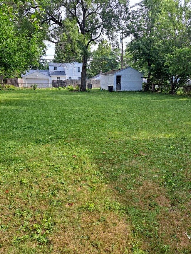Building Photo - 2 BR House near Parkview Hospital Randallia
