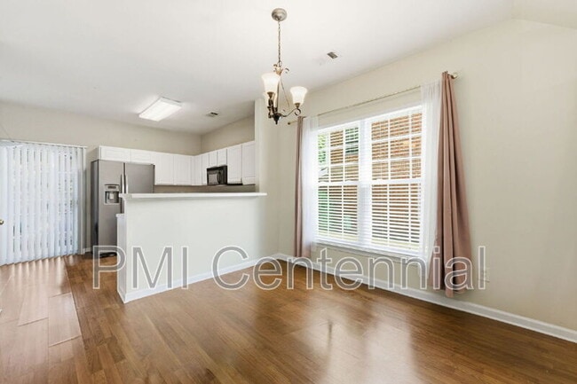 Building Photo - 1528 Cove Creek Cir