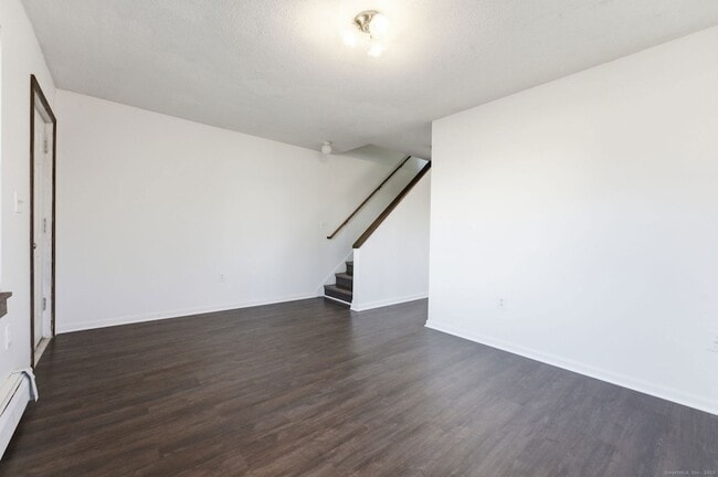 Building Photo - 33 Guilford St