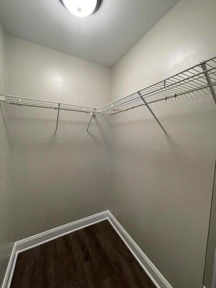 Building Photo - 383 Springview Ln