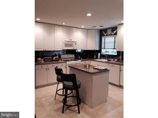 Building Photo - 626 Nicole Dr