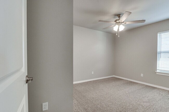 Building Photo - Modern New Construction in gated Delmar La...