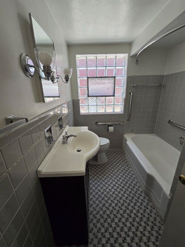 Building Photo - 7729 Brookline Terrace