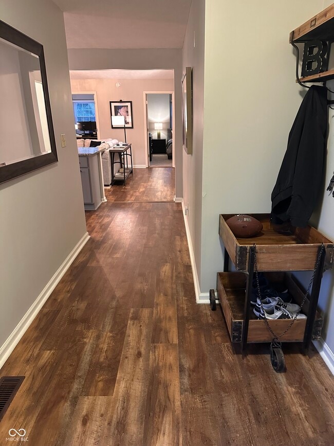 Building Photo - 9209 N Park Ave