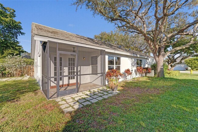 Building Photo - 9012 Lake Park Cir S