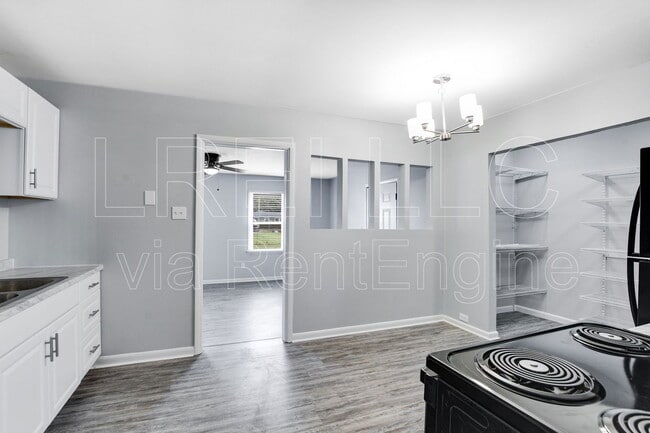 Building Photo - 4508 E Indian Trail