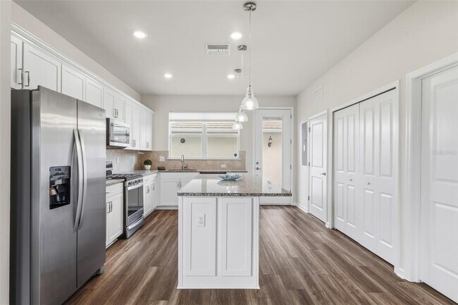 Building Photo - 12021 Cranston Way