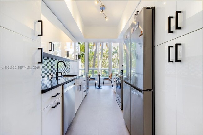 Building Photo - 21205 Yacht Club Dr