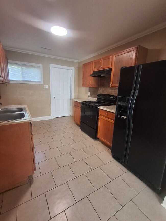 Primary Photo - 5291-5293 Usher Drive