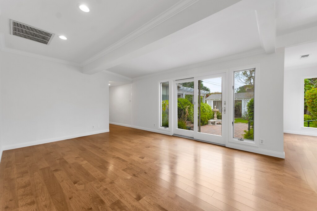 Building Photo - 4722 Forman Ave