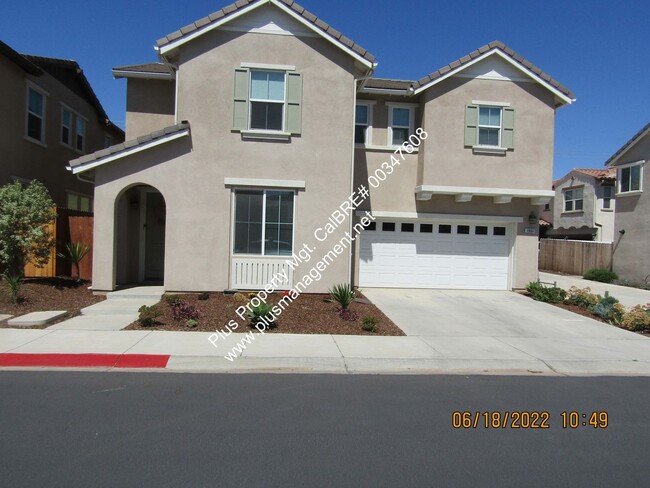 Building Photo - Beautiful Newer Two Story Home in The Gate...