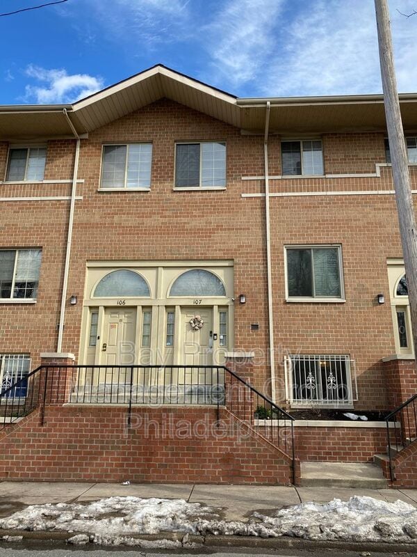 Building Photo - 2751 Pennsylvania Ave