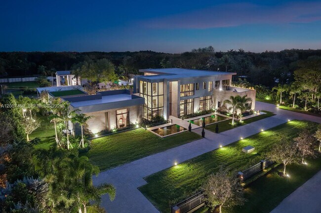 Building Photo - 5900 SW 129th Terrace