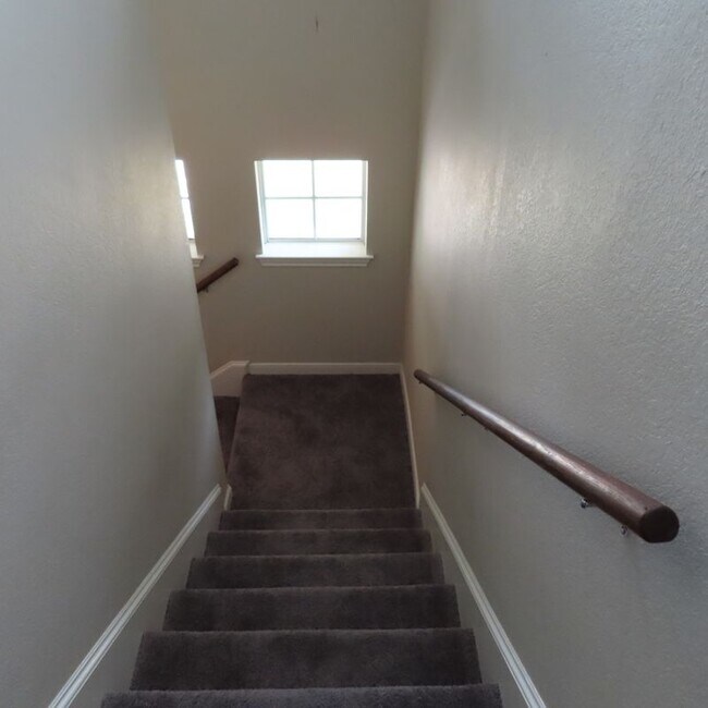 Building Photo - 4107 McFarland Dr