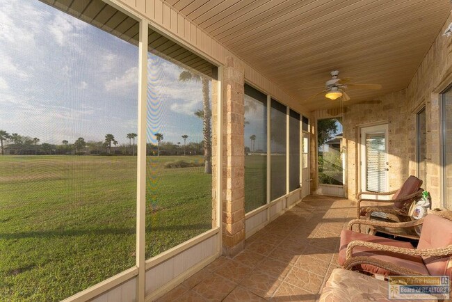 Building Photo - 18 Torrey Pines Dr
