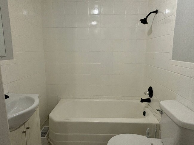 Building Photo - 330 N Arsenal Ave