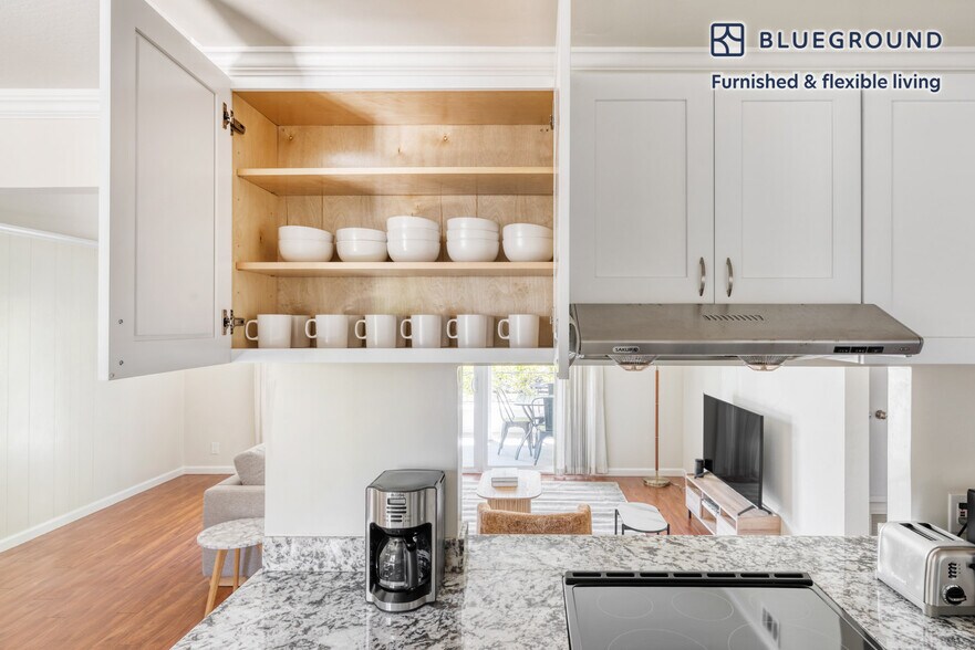 Building Photo - 837 Cowper St