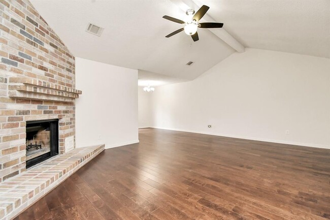 Building Photo - 11139 Holly Hill Ln