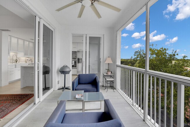 Building Photo - 4114 W Palm Aire Dr