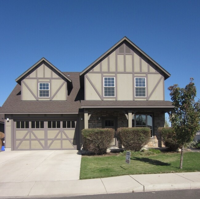 Primary Photo - Redmond - Beautiful 2 Story 4 Bedroom Home...