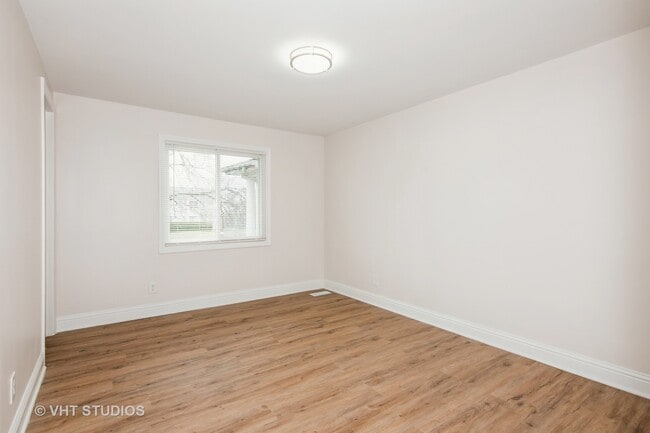 Building Photo - 452 Mallview Ln