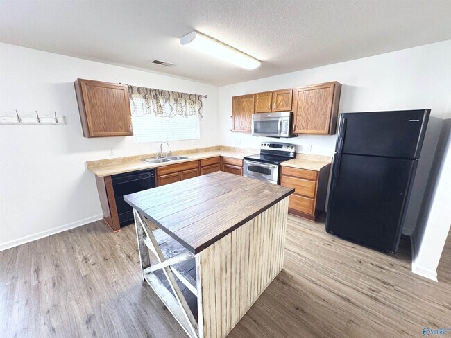 Building Photo - 202 Sagebrook Dr