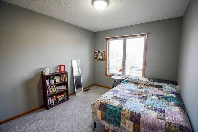 Building Photo - Bright 4BR on Corner Lot in SW Rochester