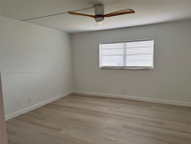 Building Photo - 5100 SW 90th Ave