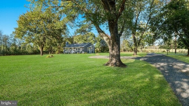 Building Photo - 1732 Creek Rd