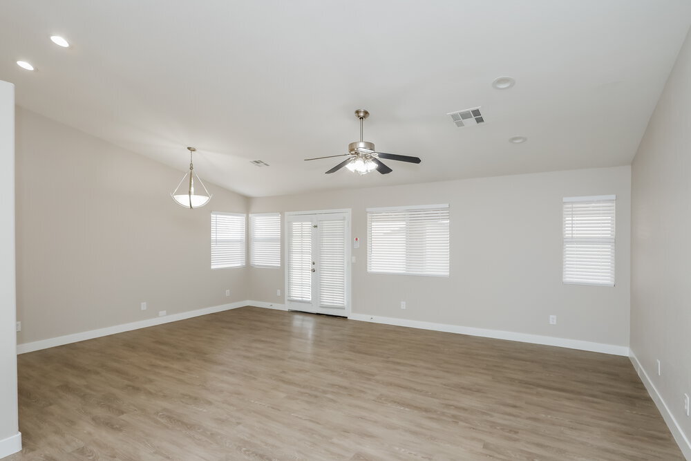 Building Photo - 922 Strider Dr