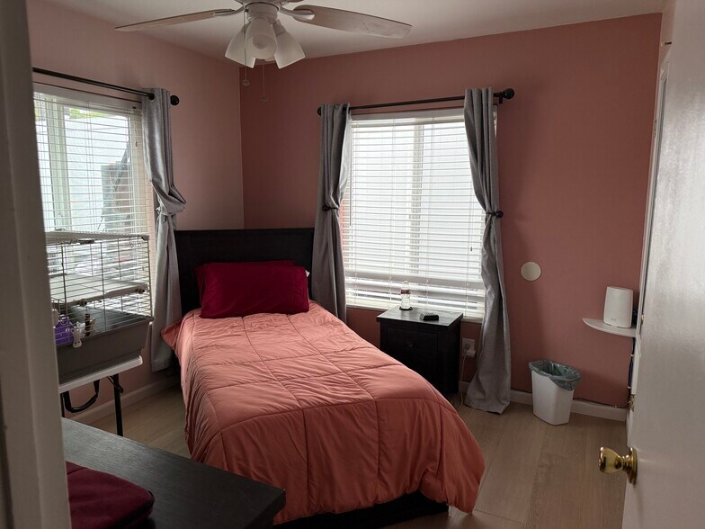 Building Photo - 13907 Hawick Dr