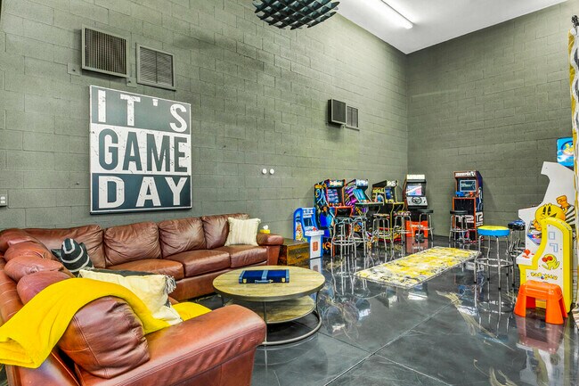 Building Photo - 41370 Sparkey Way