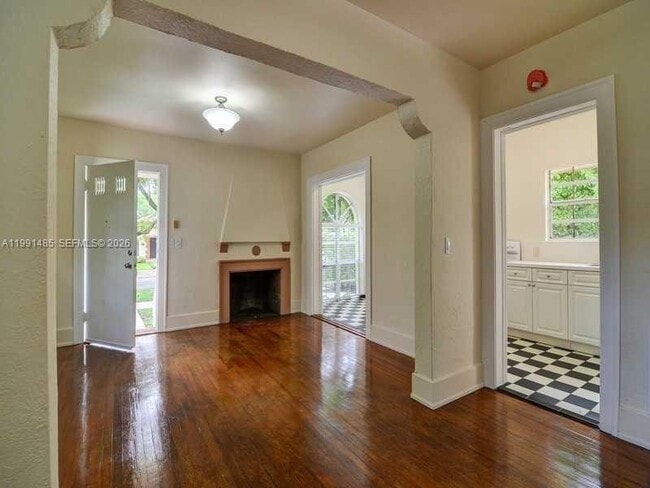 Building Photo - 1507 Genoa St