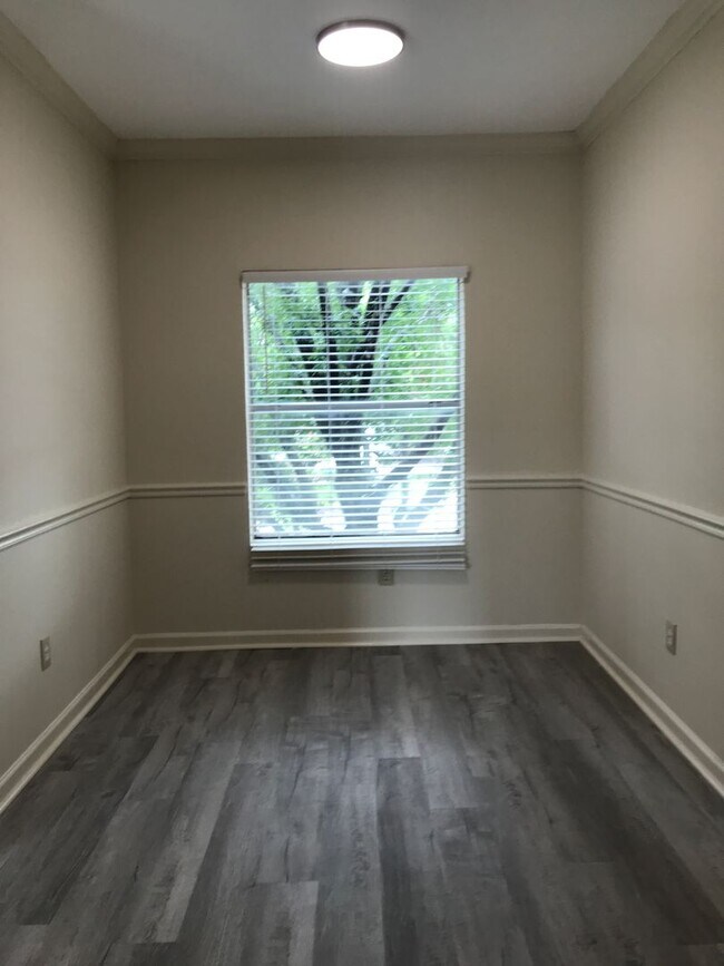 Building Photo - Great Location 2/2 BACKS TO NORTHEN WALNUT CREEK TRAIL