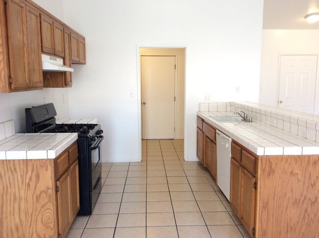 Building Photo - 1516 Hadar Rd