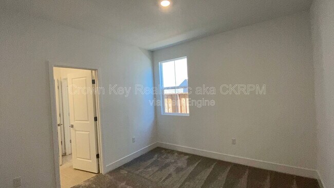 Building Photo - 2703 Joshua St