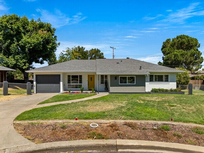 Primary Photo - Modern Beauty of Downtown Roseville - 3 Be...
