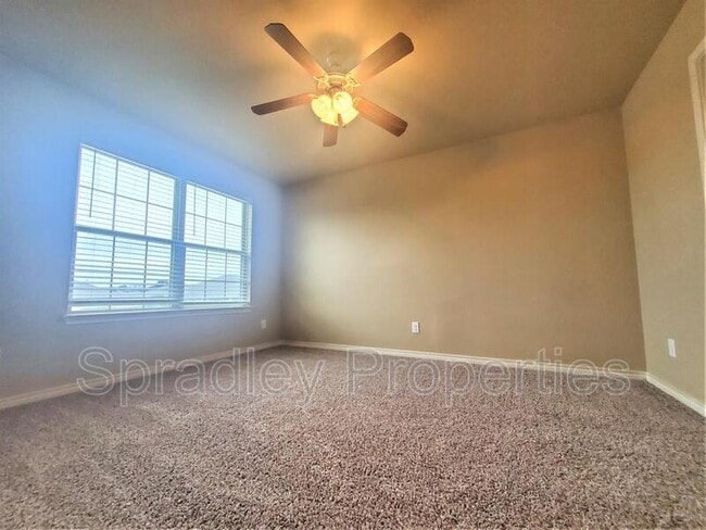 Building Photo - 4810B Deep Dr