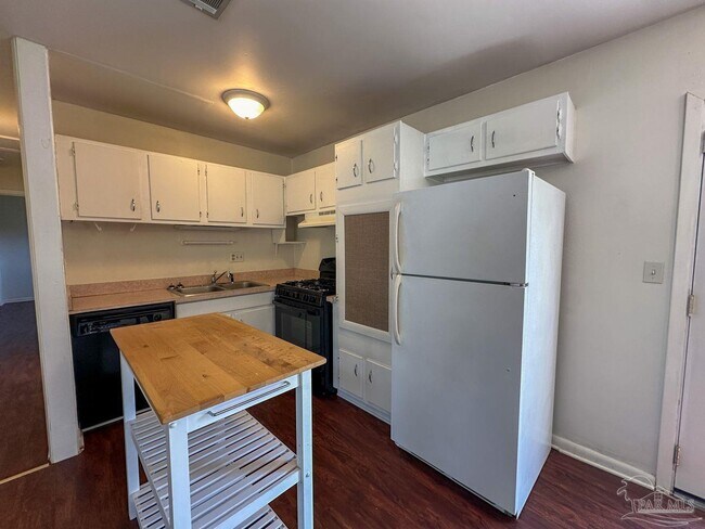 Building Photo - 279 Airport Blvd