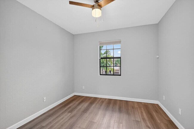 Building Photo - 10457 Wellington Parc Dr