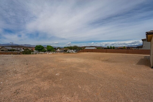 Building Photo - Stunning Home with 4 beds/2.5 baths and 3-Car Garage in Mulberry Estates